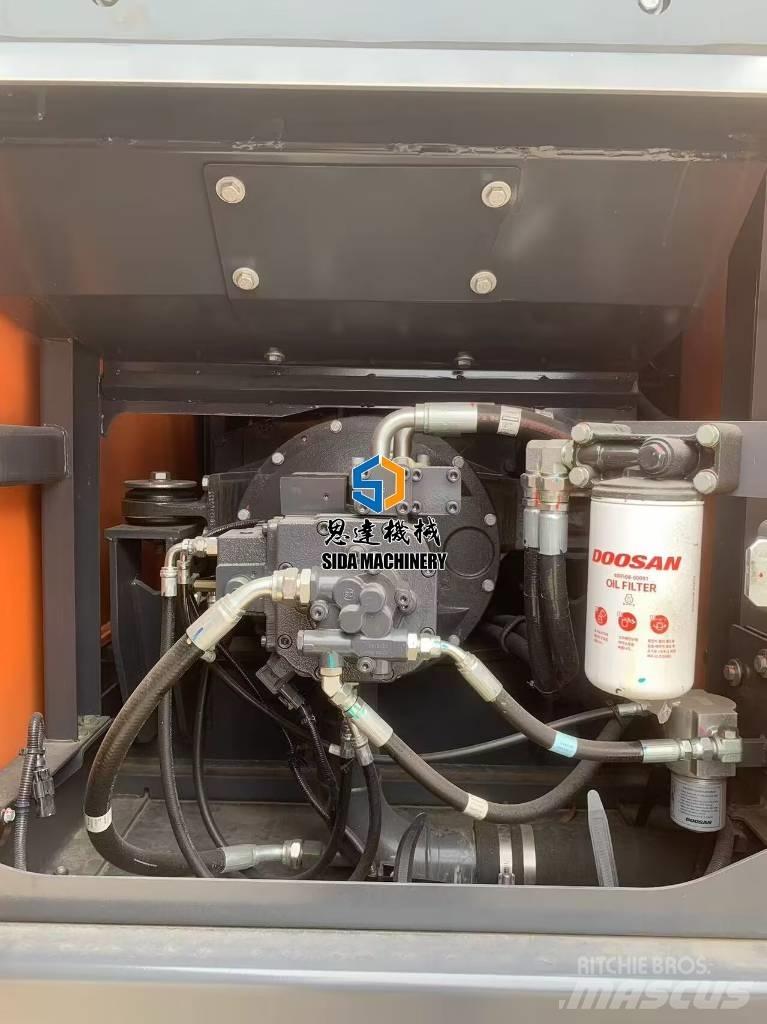 Develon DX 215 Vidutinės galios ekskavatoriai 7-12 t