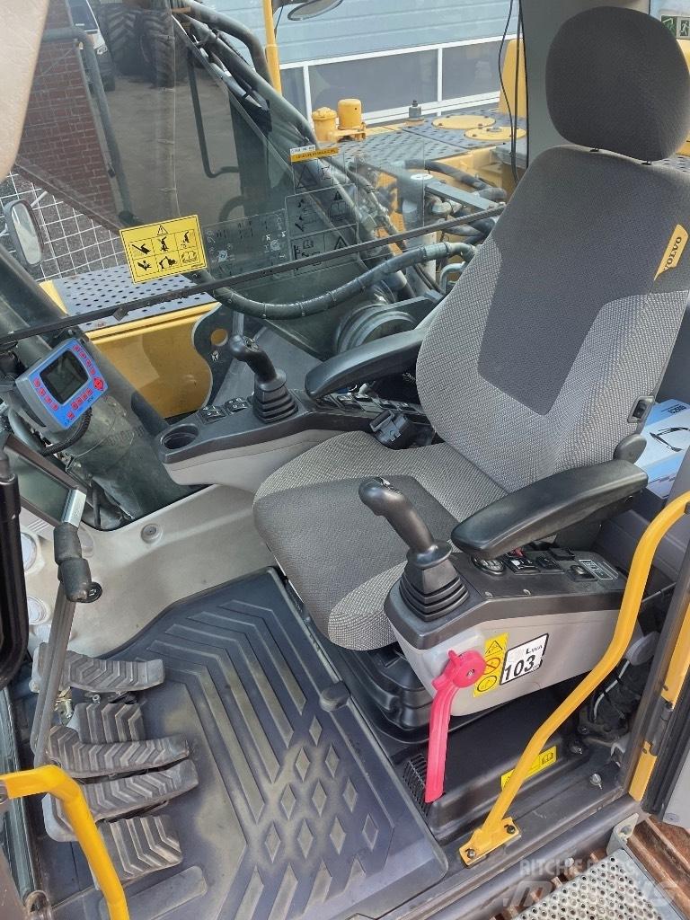 Volvo EC250DL Vikšriniai ekskavatoriai