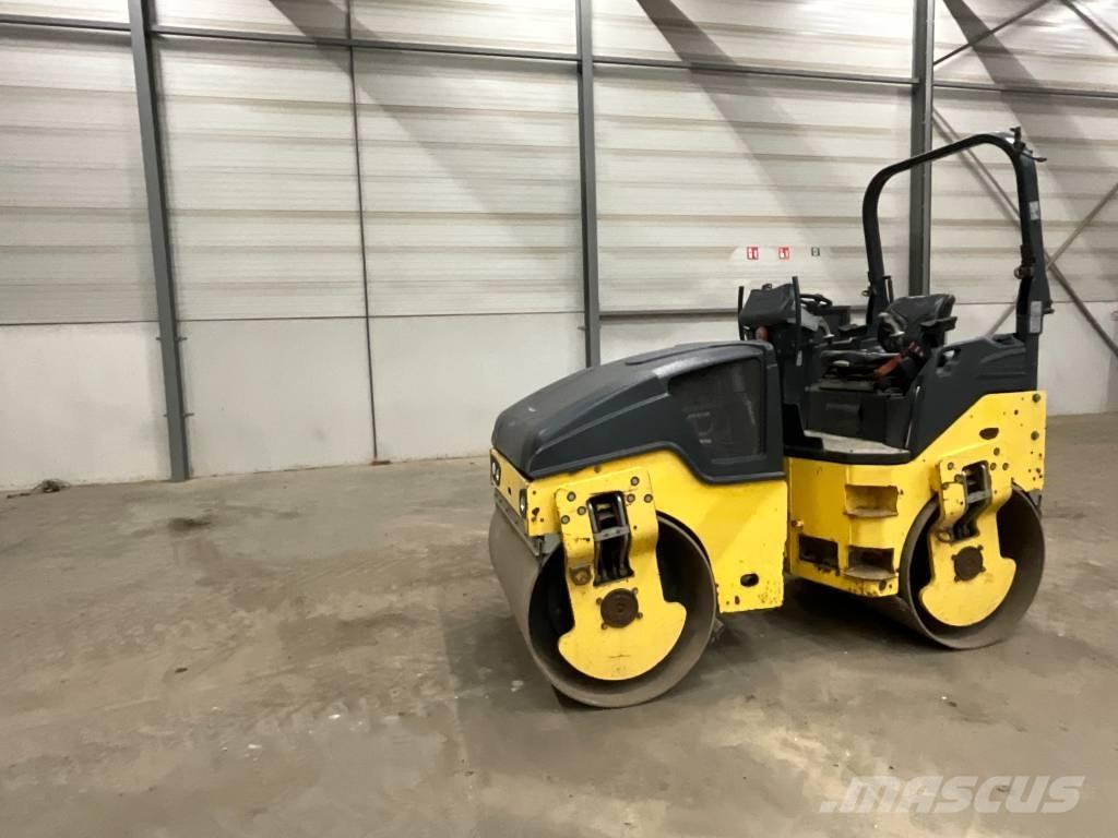 Bomag BW 135 AD-5 Porinių būgnų volai