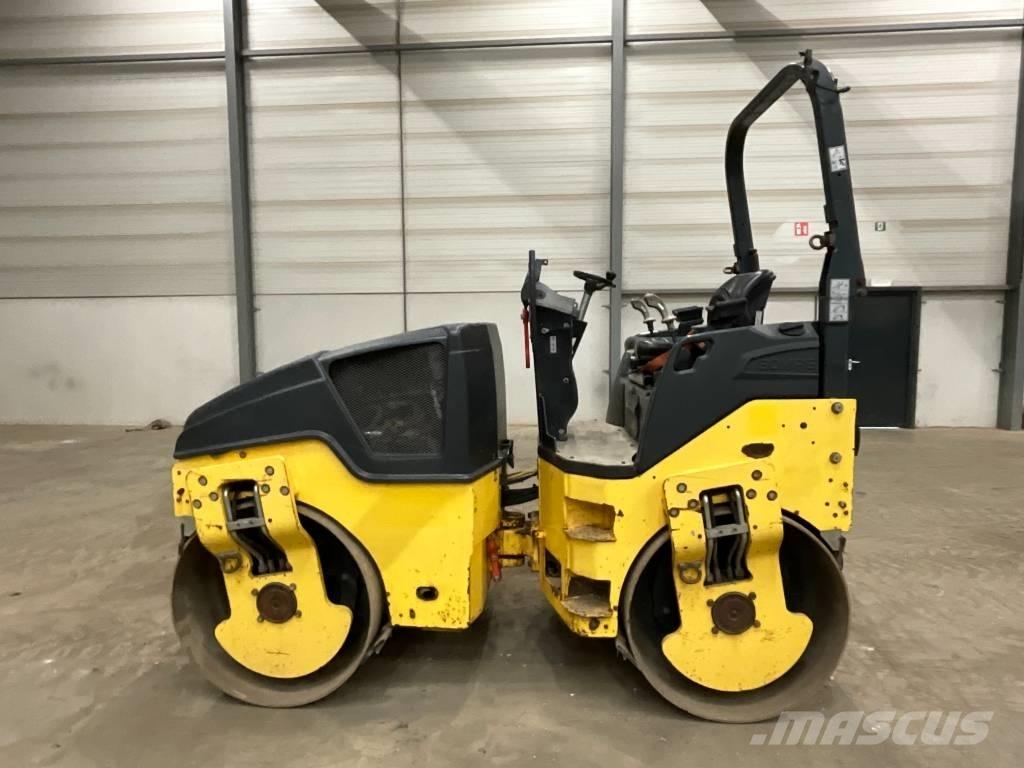 Bomag BW 135 AD-5 Porinių būgnų volai