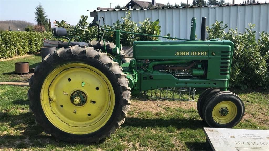 John Deere Model B Traktoriai