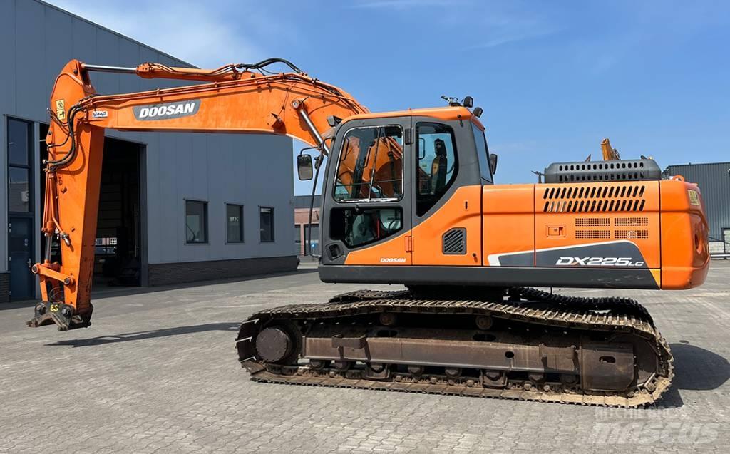 Doosan DX 225 LC-3 Vikšriniai ekskavatoriai