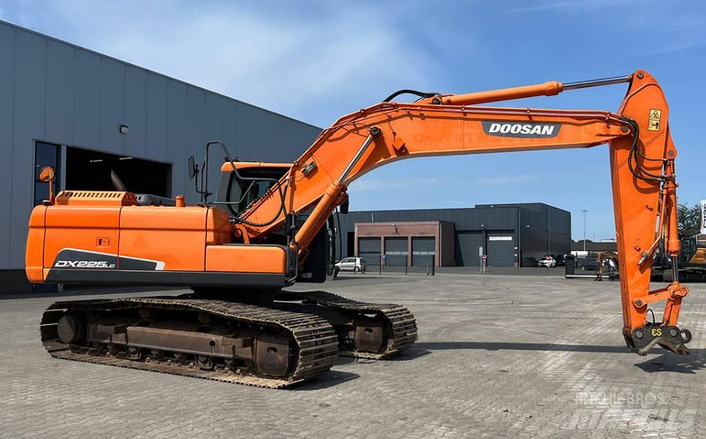 Doosan DX 225 LC-3 Vikšriniai ekskavatoriai