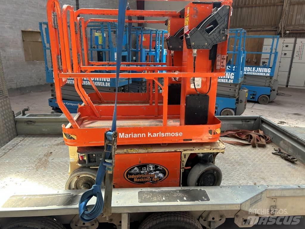 JLG 1230 ES Vertikalūs stiebiniai keltuvai