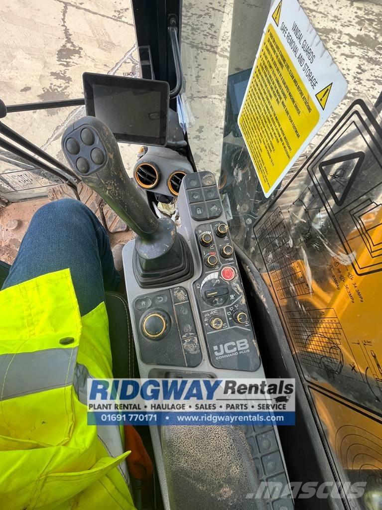 JCB 131 X LC Vikšriniai ekskavatoriai