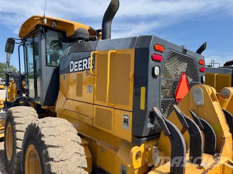 DEERE 772GP Greideriai