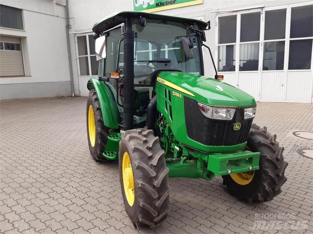 John Deere 5058E Traktoriai