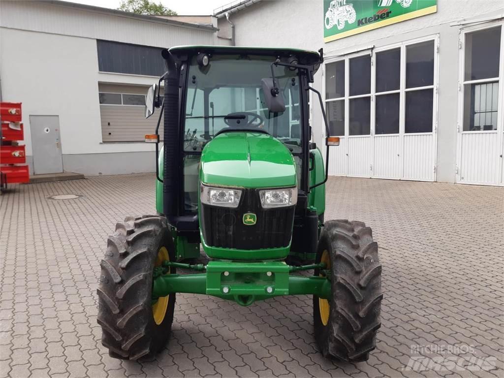 John Deere 5058E Traktoriai
