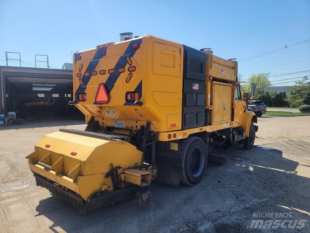 International 4700 Šlavimo sunkvežimiai