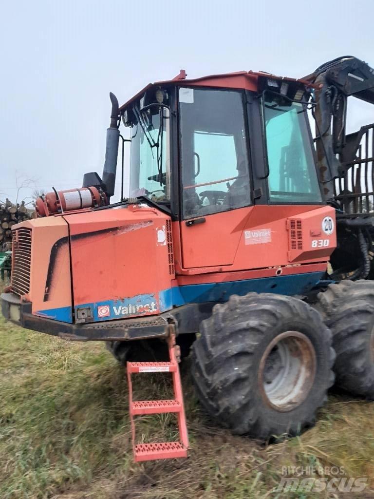 Valmet 830 Naudoti miškovežiai (Forvarderiai)