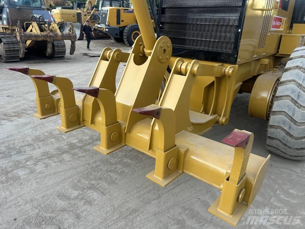 CAT 140 H Greideriai