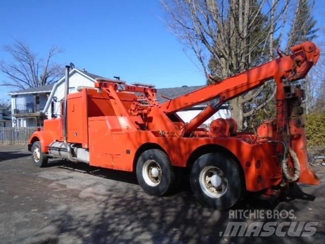 Western Star 4964B Pagalbos kelyje automobiliai