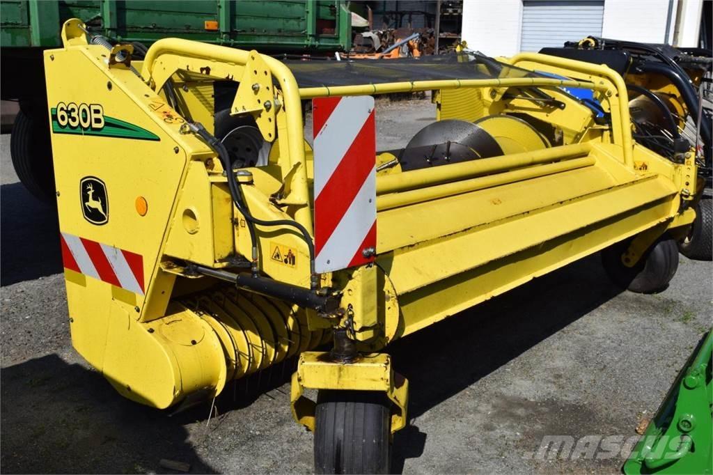 John Deere 7250 i Pašarų ruošimo technika