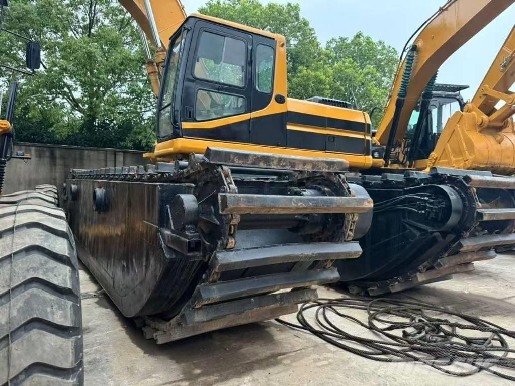 CAT 320 B Amfibiniai ekskavatoriai
