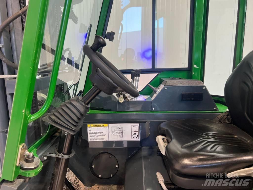 Combilift CBE2500 Šakiniai krautuvai su privažiavimu iš visų keturių pusių