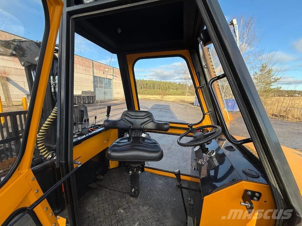 Kinetic 8x8 Naudoti miškovežiai (Forvarderiai)