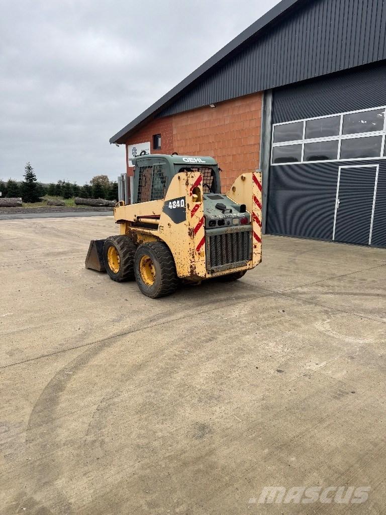 Gehl 4840 Krautuvai su šoniniu pasukimu