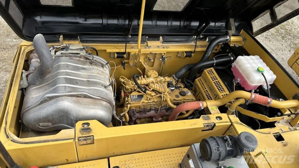 CAT 326F LN Vikšriniai ekskavatoriai