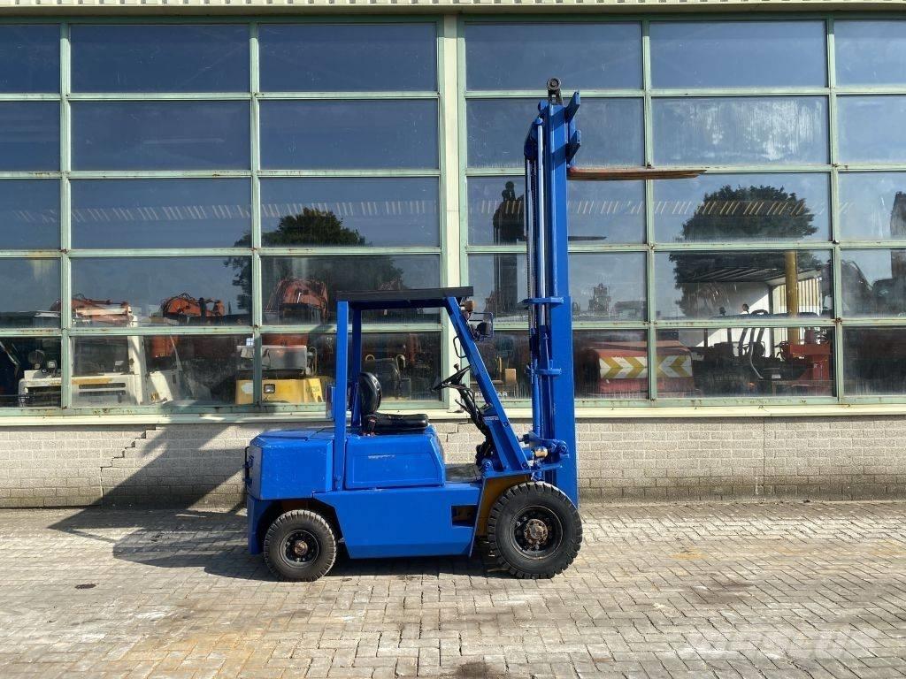 Komatsu FD 28-10 Dyzeliniai krautuvai