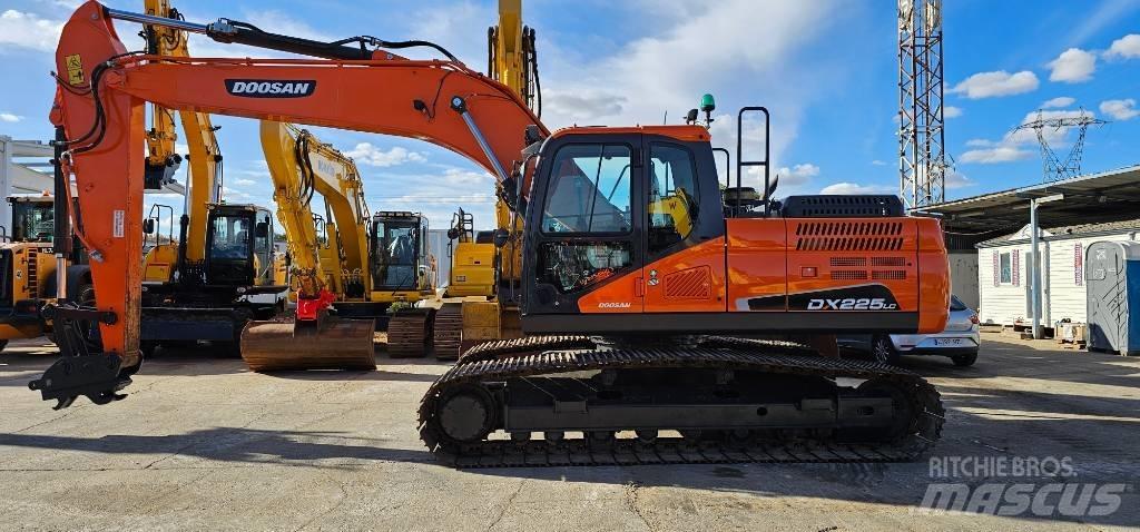 Doosan DX 225 Vikšriniai ekskavatoriai
