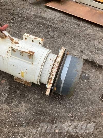 IHC System S40 Hidrauliniai krūvos plaktukai