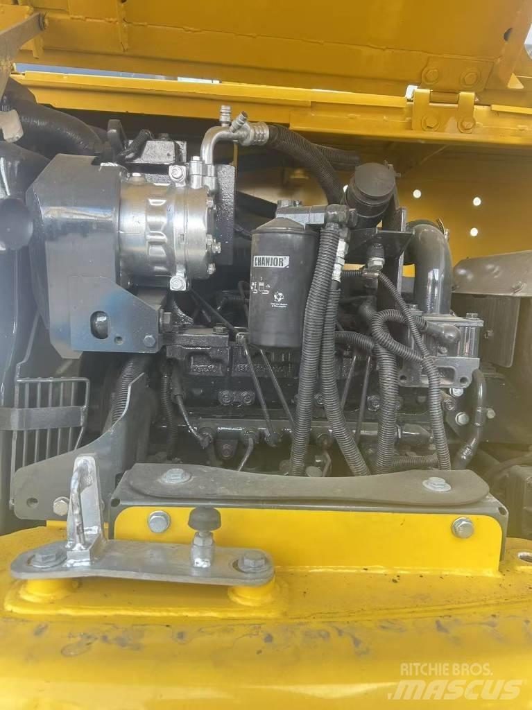 Komatsu PC 70 Vikšriniai ekskavatoriai