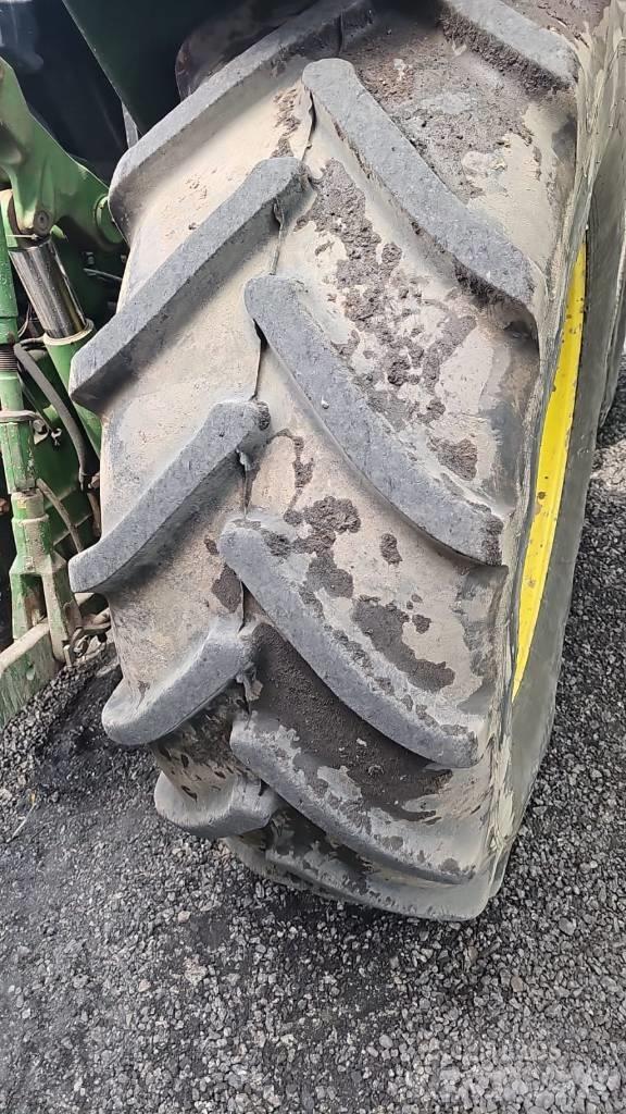 John Deere 6910 Traktoriai