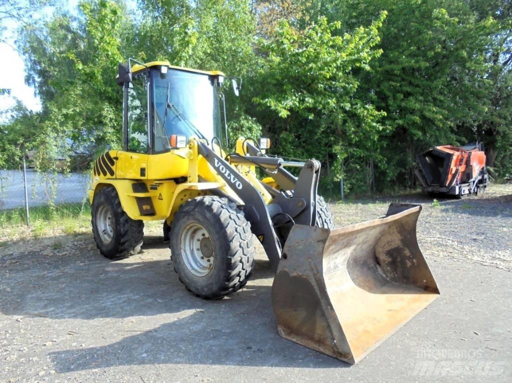 Volvo L 30 B-Z/X Naudoti ratiniai krautuvai