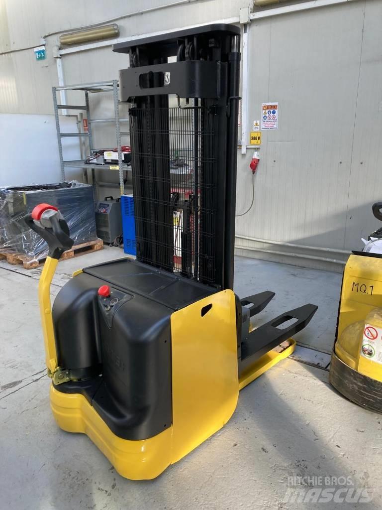 Hyster S 1.6 Rankiniai vėžimėliai