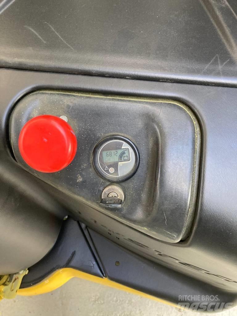 Hyster S 1.6 Rankiniai vėžimėliai