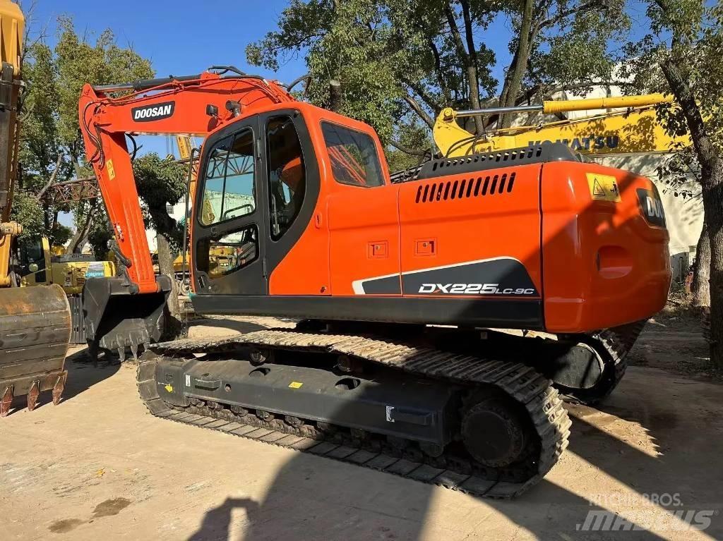 Doosan DX225-9C Vikšriniai ekskavatoriai