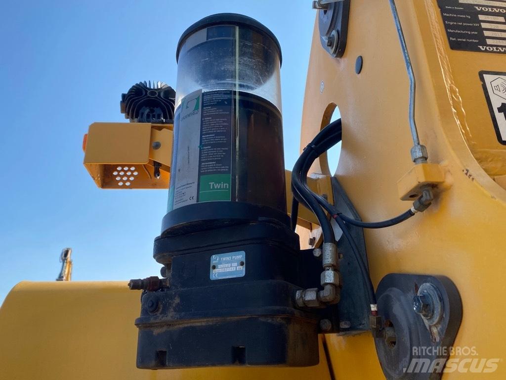 Volvo L 150 G Naudoti ratiniai krautuvai
