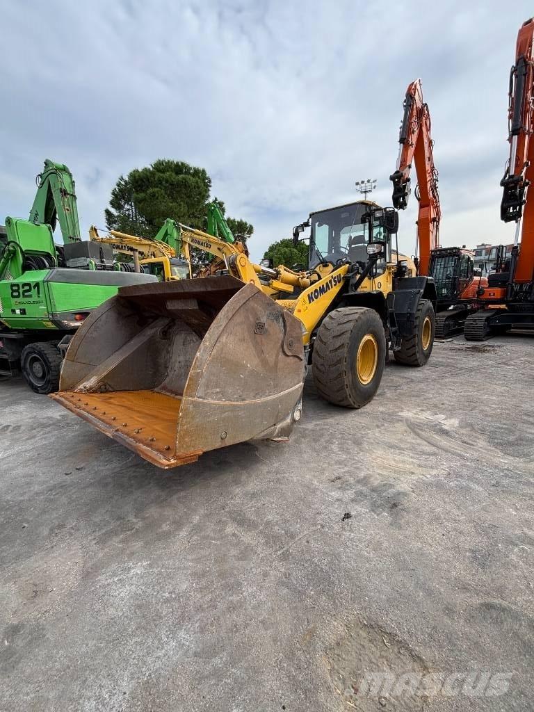 Komatsu WA 320-8 Krovimas/Kėlimas - Kita
