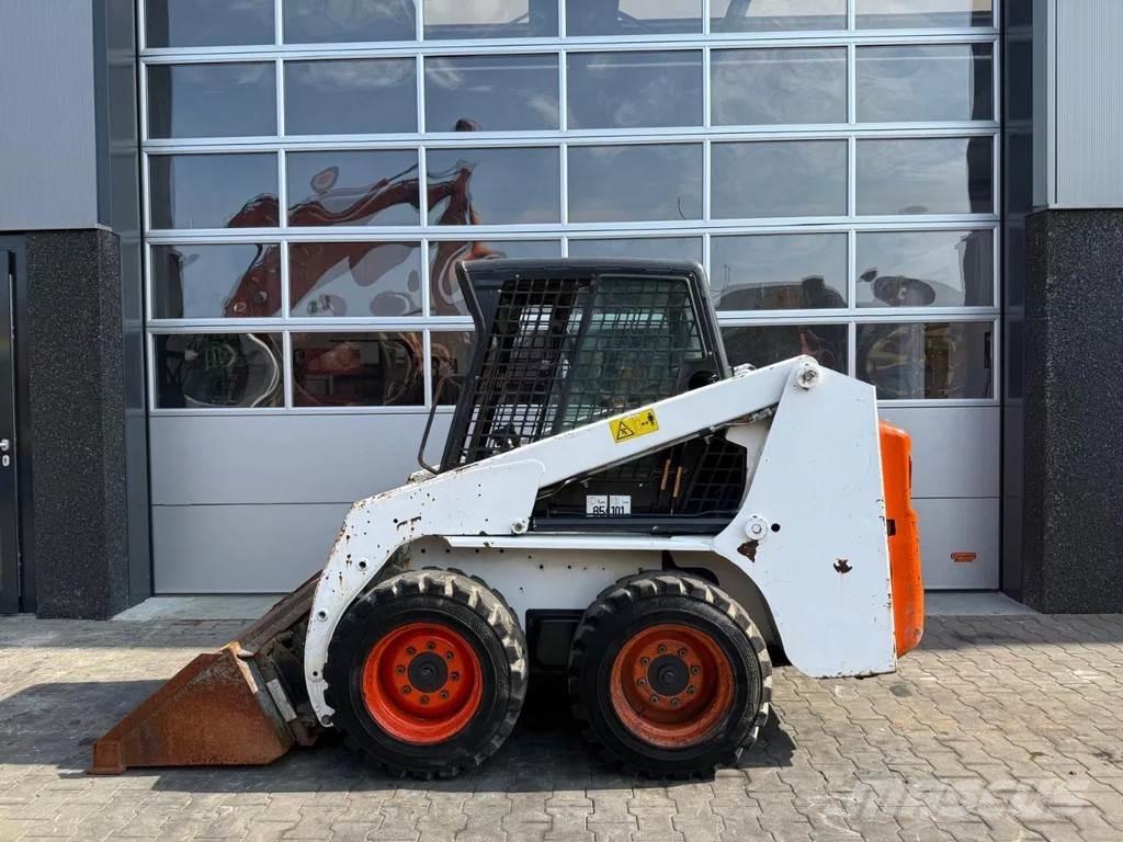 Bobcat S130 Krautuvai su šoniniu pasukimu