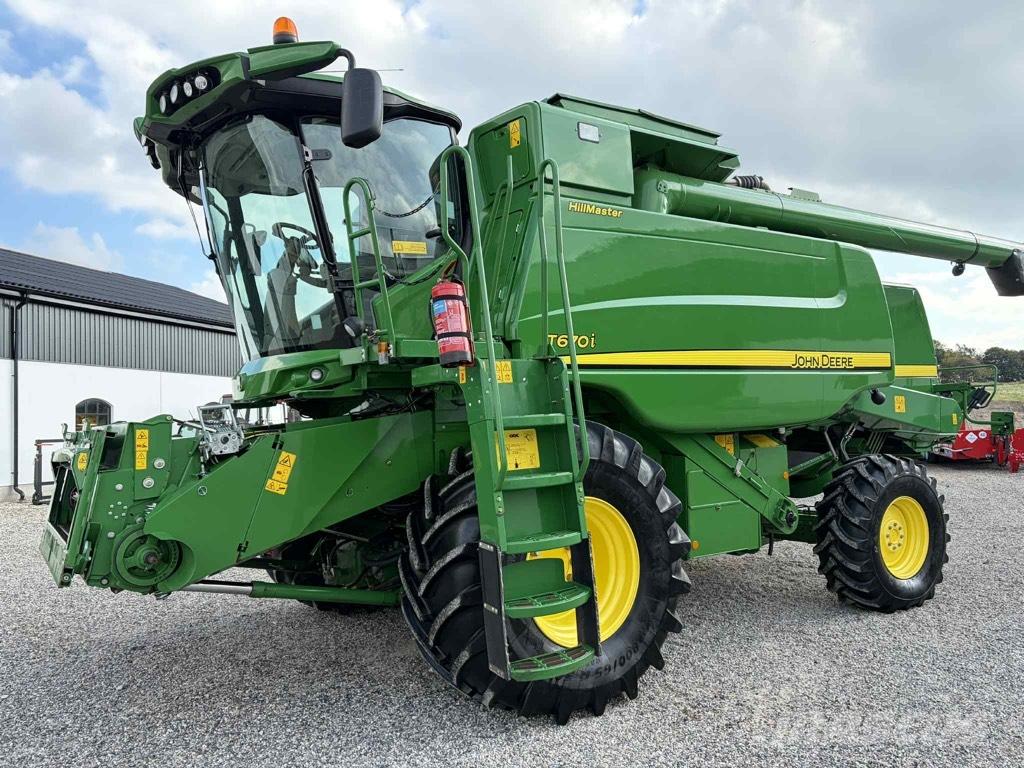John Deere T 670 i Derliaus nuėmimo kombainai
