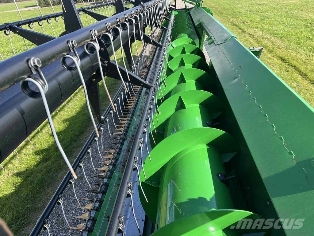 John Deere T 670 i Derliaus nuėmimo kombainai