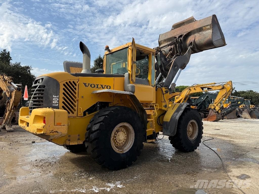 Volvo L 90 E Naudoti ratiniai krautuvai