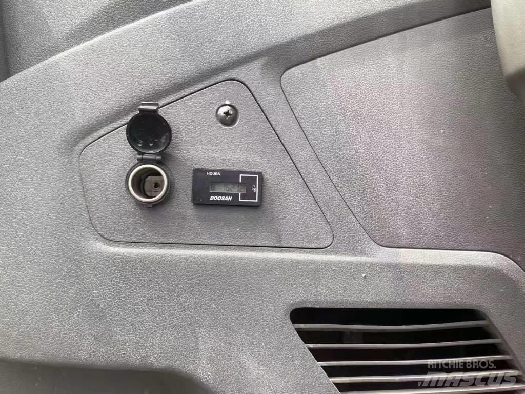 Doosan DX60W Ratiniai ekskavatoriai