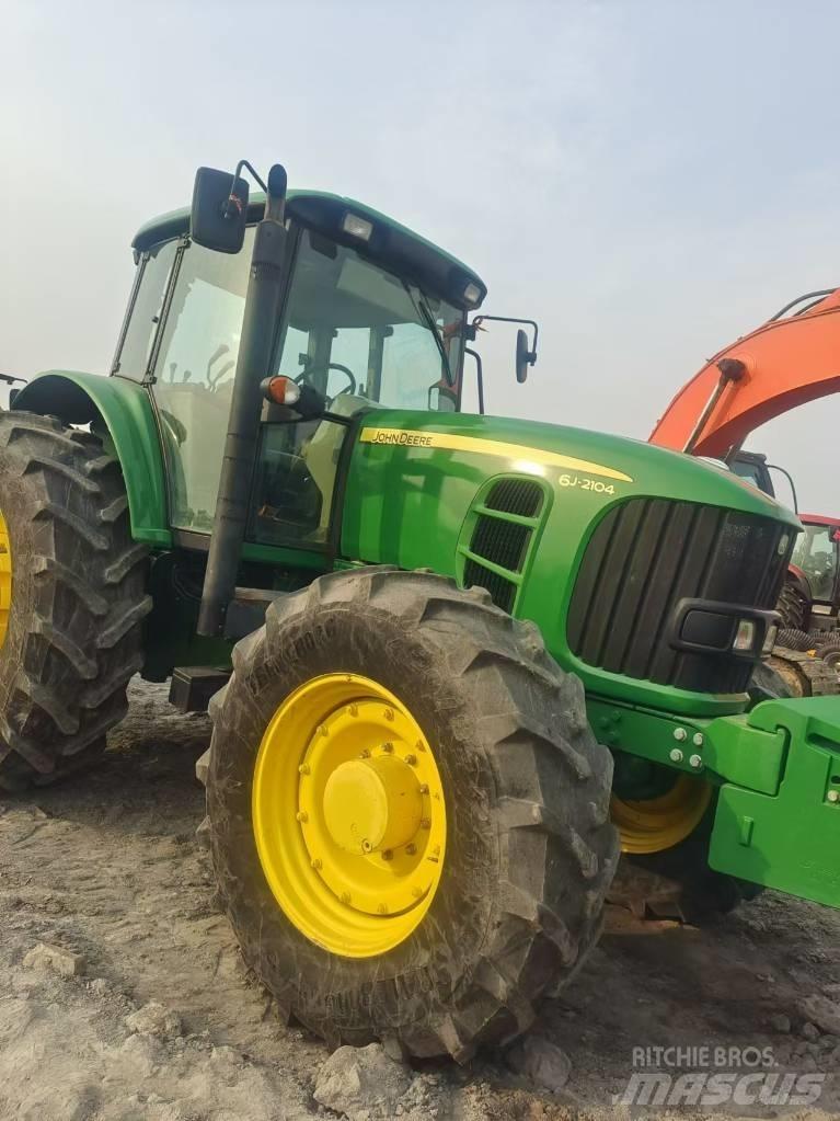 John Deere 6J-2104 Traktoriai