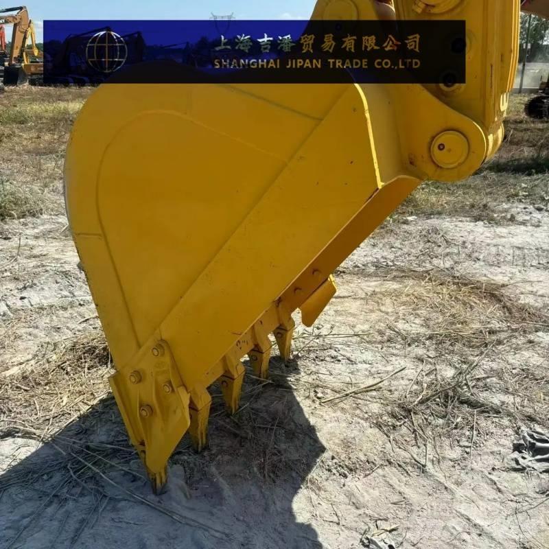 Komatsu PC 210 Vikšriniai ekskavatoriai