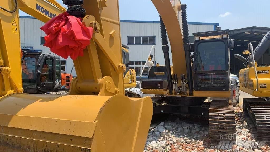 CAT 326D Vikšriniai ekskavatoriai