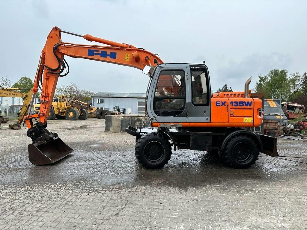 Hitachi EX135W Ratiniai ekskavatoriai