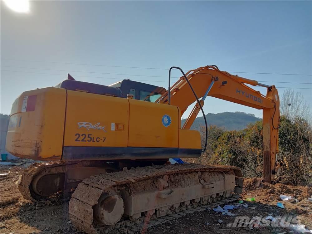 Hyundai R225LC-7 Vikšriniai ekskavatoriai