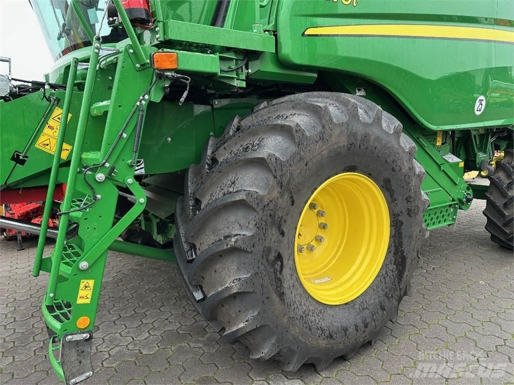 John Deere T 670 i Derliaus nuėmimo kombainai