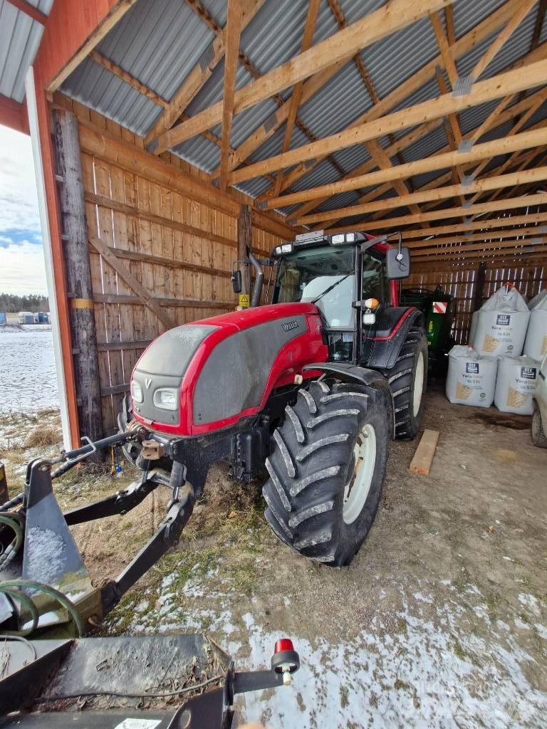Valtra T 151 hitchec Traktoriai