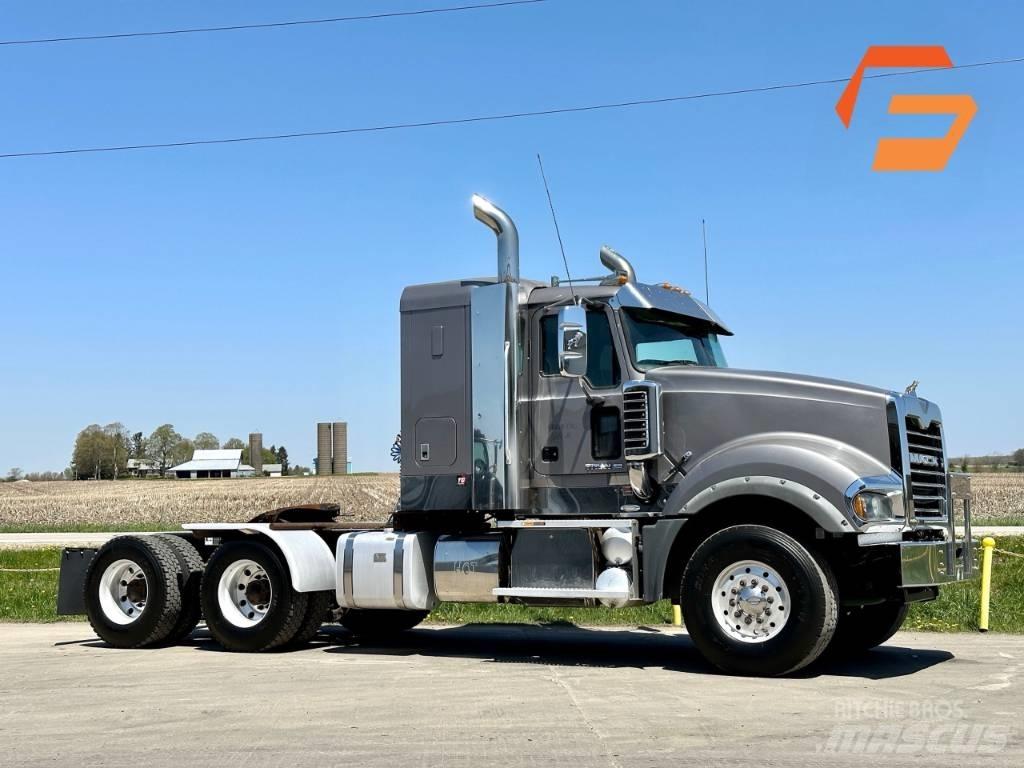 Mack Titan TD 713 Važiuoklė su kabina