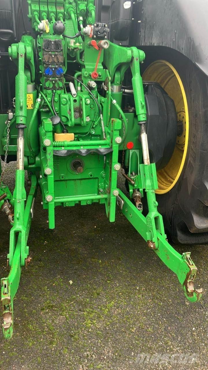 John Deere 6230R Traktoriai