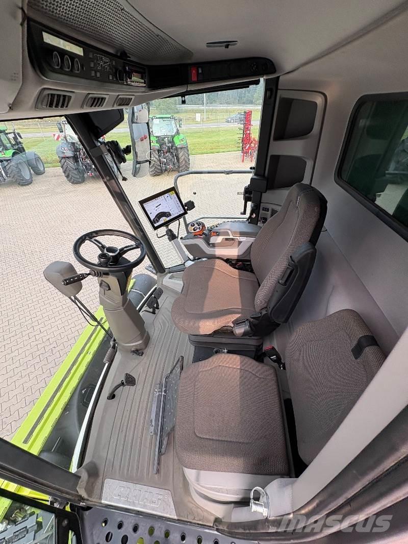 CLAAS TRION 750 Derliaus nuėmimo kombainai