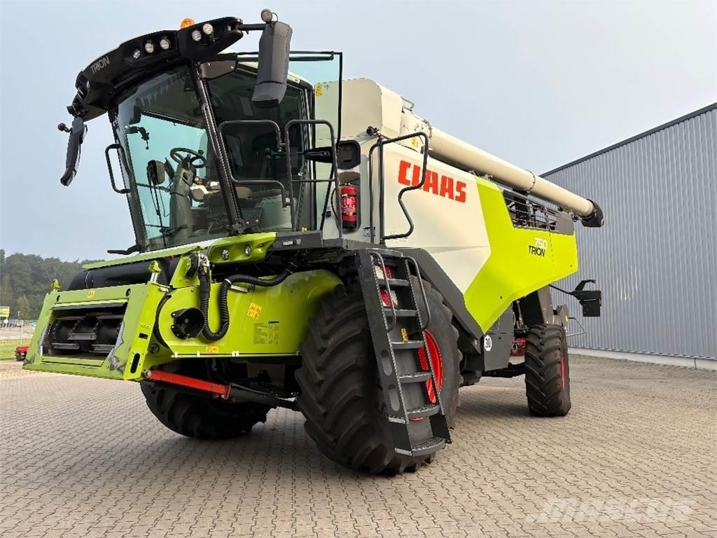 CLAAS TRION 750 Derliaus nuėmimo kombainai