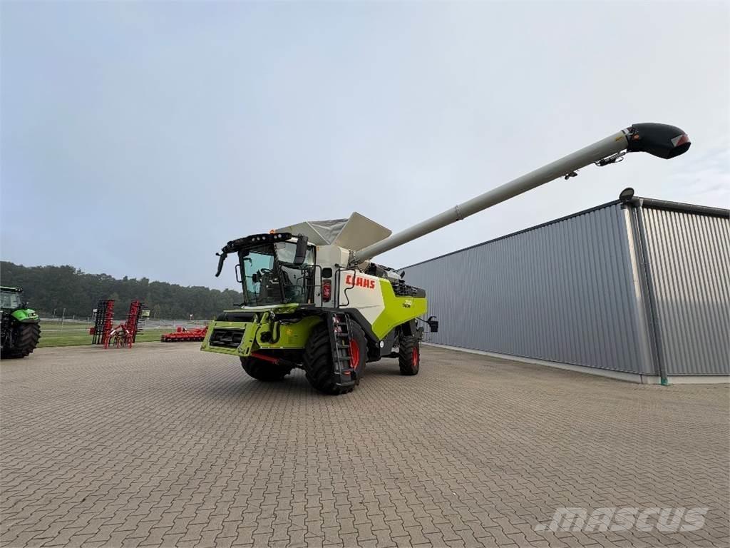 CLAAS TRION 750 Derliaus nuėmimo kombainai